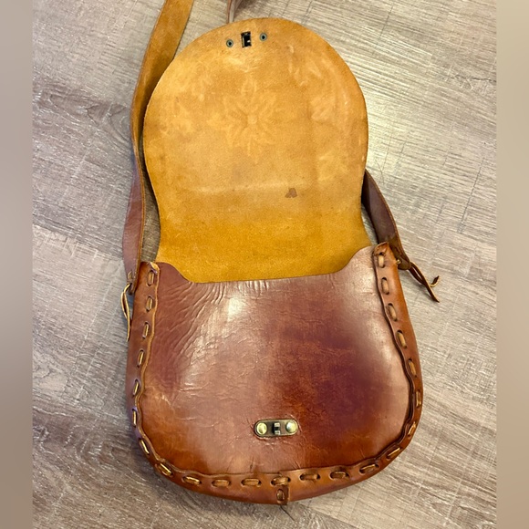 Elegant Hand Tooled Brown Leather Women’s  Bag - Picture 3 of 5